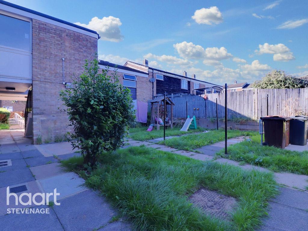 Webb Rise, Stevenage 1 bed apartment for sale £130,000