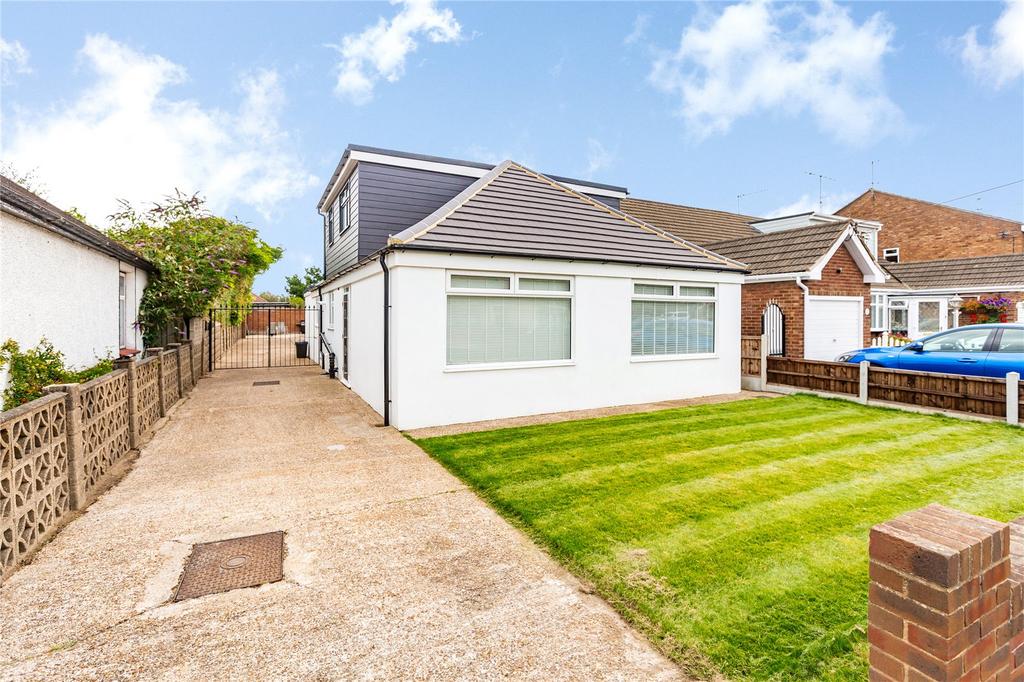 Briscoe Road, Rainham, RM13 4 bed detached bungalow £600,000