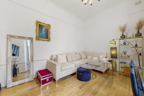 3 bedroom flat to rent, Redcliffe Square, London SW10