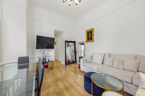 3 bedroom flat to rent, Redcliffe Square, London SW10