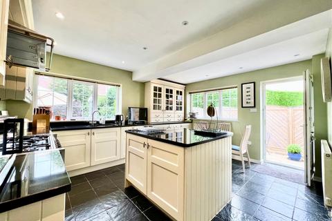 3 bedroom detached house for sale, Collingham, The Vale, Wetherby, LS22