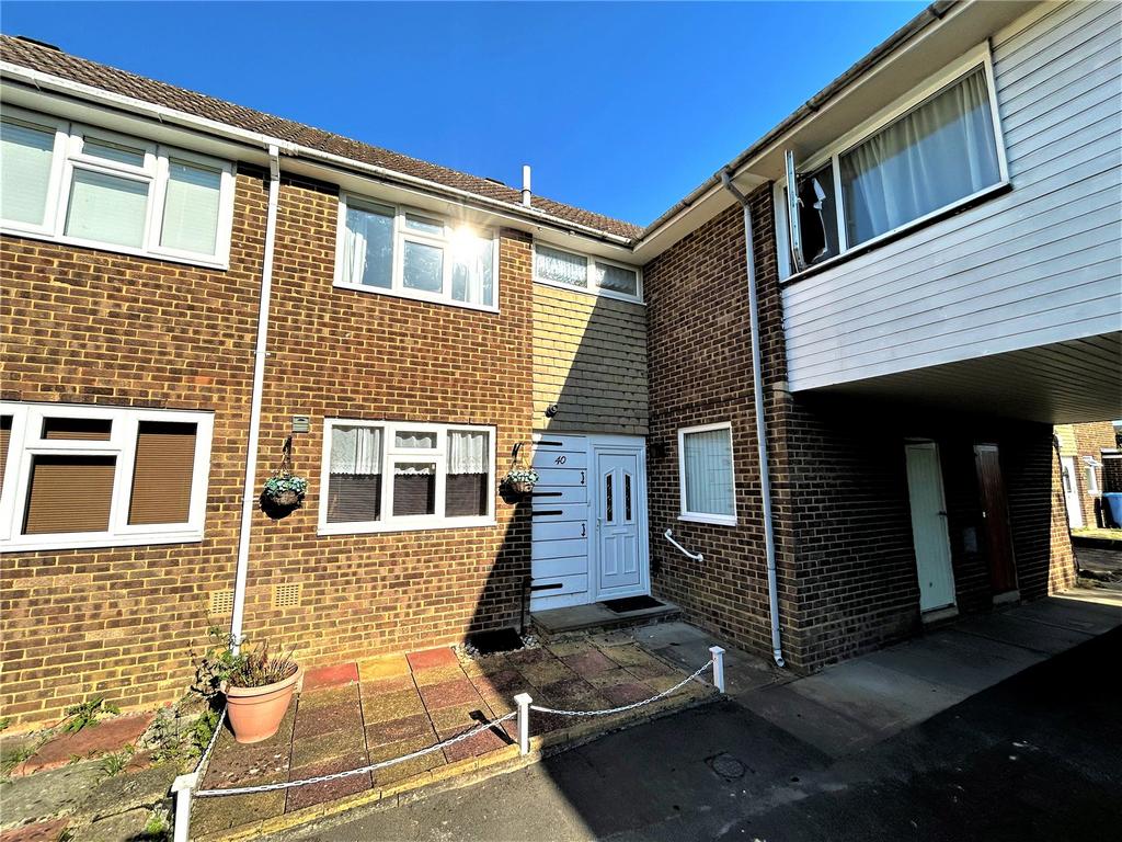 Viking Bracknell Berkshire Rg12 2 Bed Terraced House For Sale £300 000