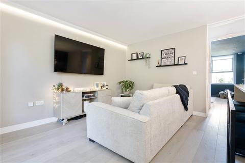 2 bedroom apartment to rent, Amhurst Road, London, E8