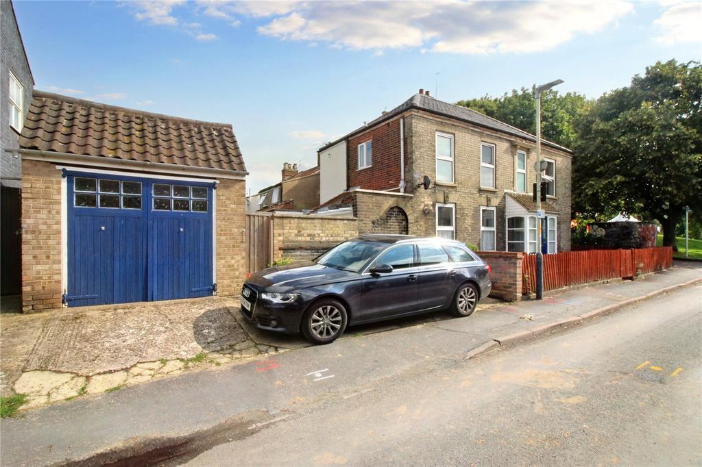 Trinity Street, Norwich, Norfolk, NR2 2 bed end of terrace house for