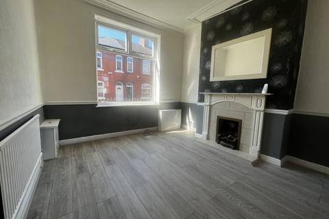 3 bedroom terraced house to rent, Poplar Street, Failsworth, Manchester