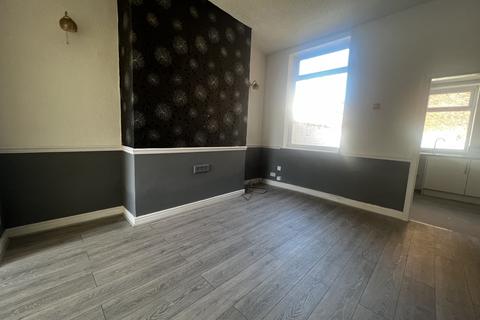 3 bedroom terraced house to rent, Poplar Street, Failsworth, Manchester