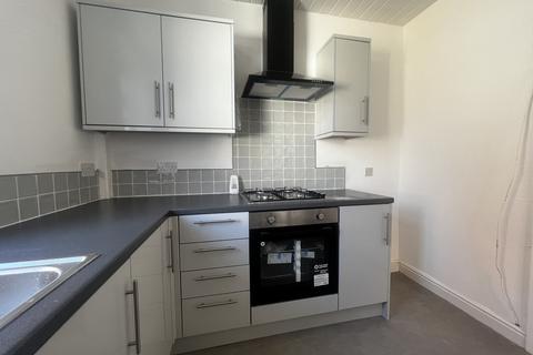 3 bedroom terraced house to rent, Poplar Street, Failsworth, Manchester