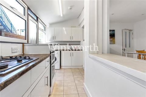 4 bedroom apartment to rent, Falkland Road, London, N8