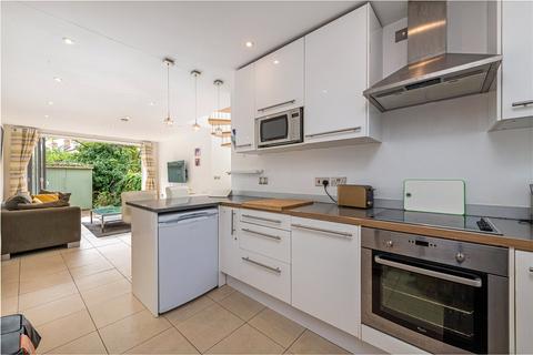 1a, Rushleigh, 32 Thurleigh Road, London, SW12 8UE