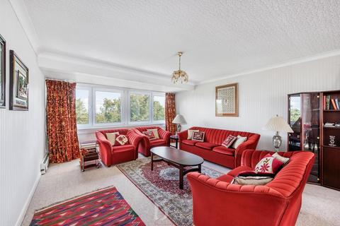 2 bedroom apartment for sale, Hillcrest Road, London, W5