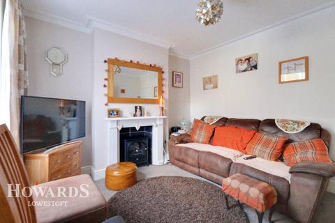 3 bedroom terraced house for sale, Kimberley Road, Lowestoft