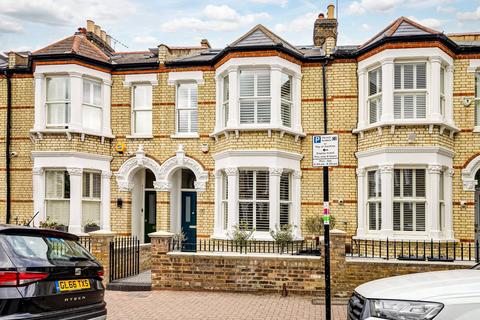 5 bedroom terraced house to rent, Wroughton Road, London, SW11