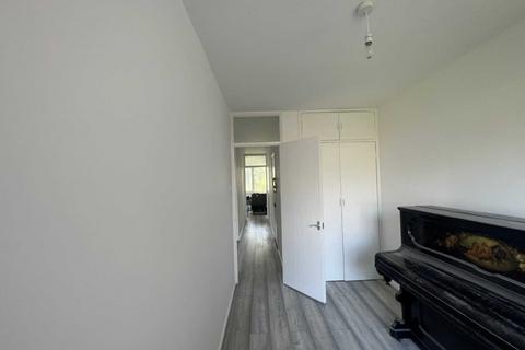 2 bedroom flat to rent, Cressy Court, Hammersmith, London, W6 0UY