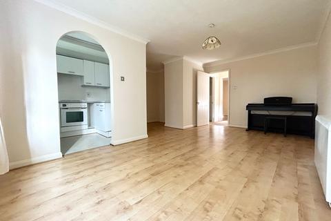 1 bedroom maisonette to rent, Oak Court, Weydon Hill Road, Farnham