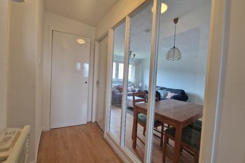 2 bedroom flat to rent, Grandtully Drive, Kelvindale, Glasgow, G12