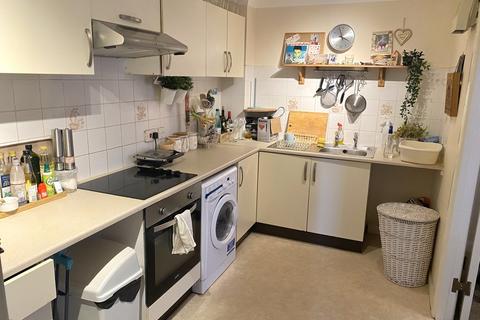2 bedroom flat to rent, River Meadows, Water Lane
