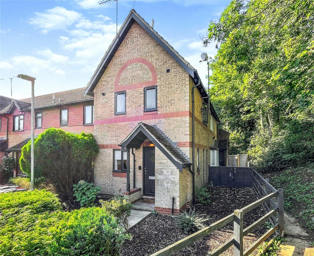 Hirstwood, Tilehurst, Reading... 1 bed end of terrace house - £1,100 ...