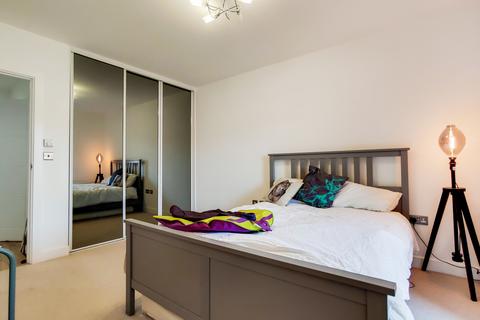 1 bedroom flat for sale - Cornflower Court, EN4