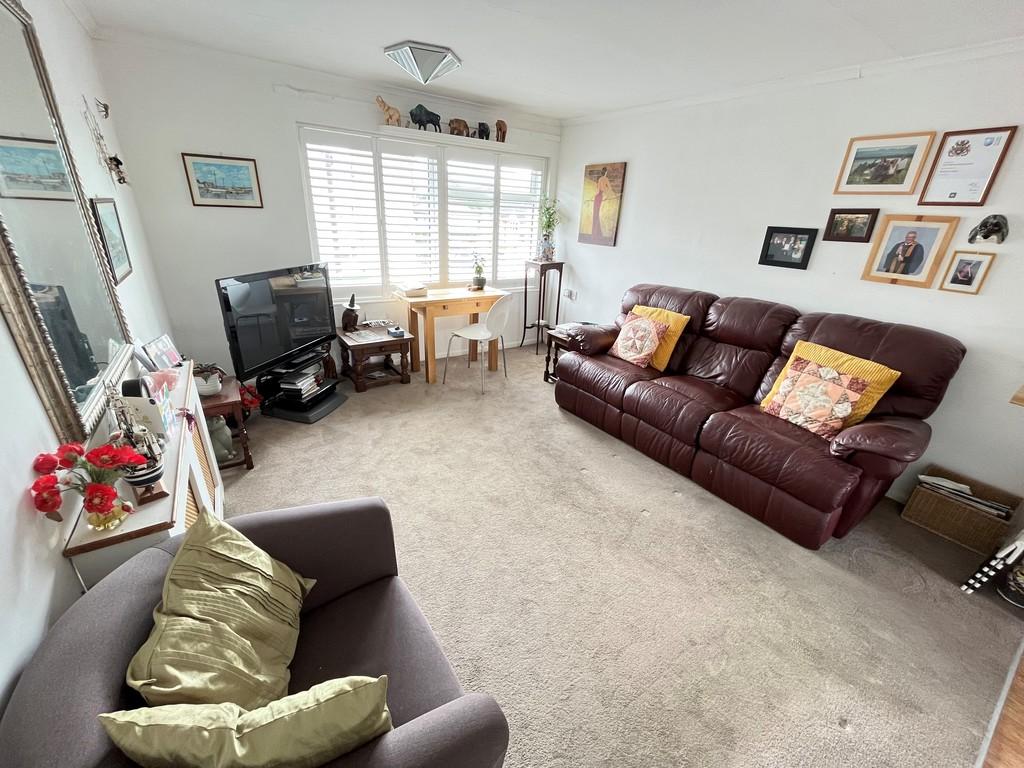 Apley Road, Reigate 1 bed apartment for sale £195,000