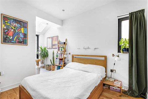 1 bedroom flat for sale, Pottery Mews, London, SW6