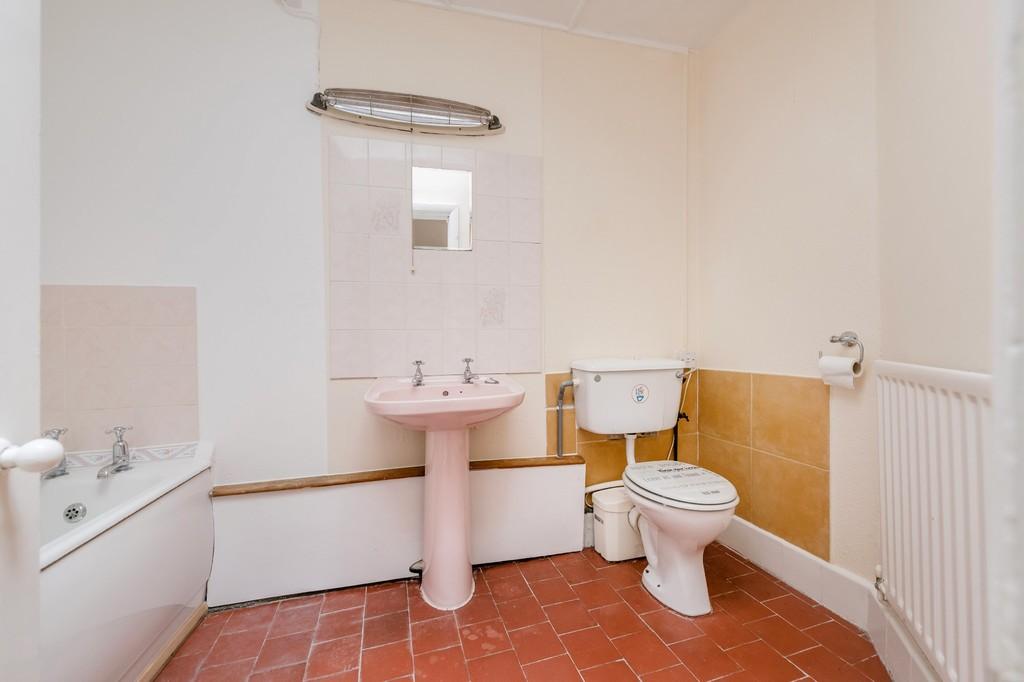 Annex   Ground Floor Bathroom