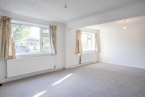 3 bedroom semi-detached house to rent, Barrett Crescent, Wokingham