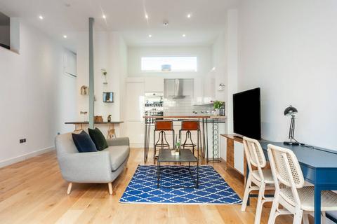 Apartment 1, 34 Queens Row, London, SE17 2PX