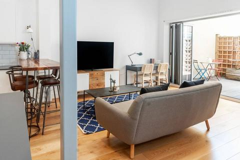 Apartment 1, 34 Queens Row, London, SE17 2PX