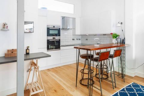 Apartment 1, 34 Queens Row, London, SE17 2PX