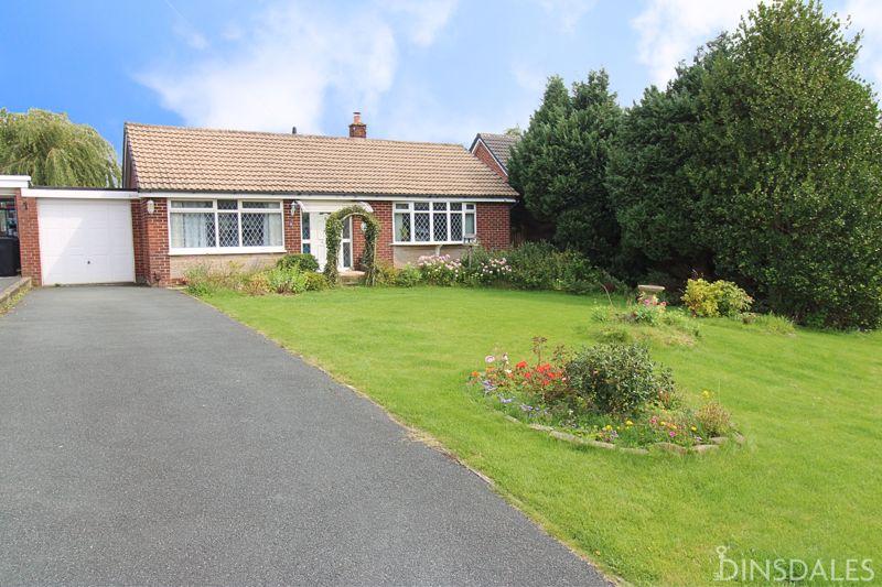 Manor Park, Fairweather Green, Bradford, BD8 0LY 3 bed bungalow for