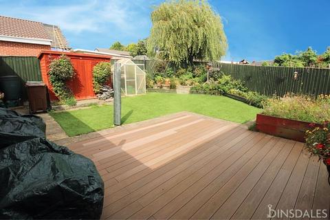 4 Manor Park, Bradford, BD8 0LY