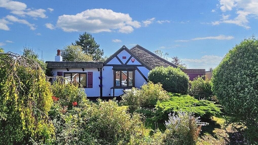 Mill Lane, Herne Bay, CT6 7DP 3 bed detached bungalow for sale £450,000