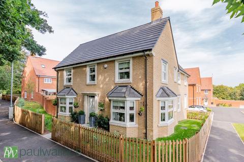 4 bedroom detached house for sale, Elmer Close, Hoddesdon