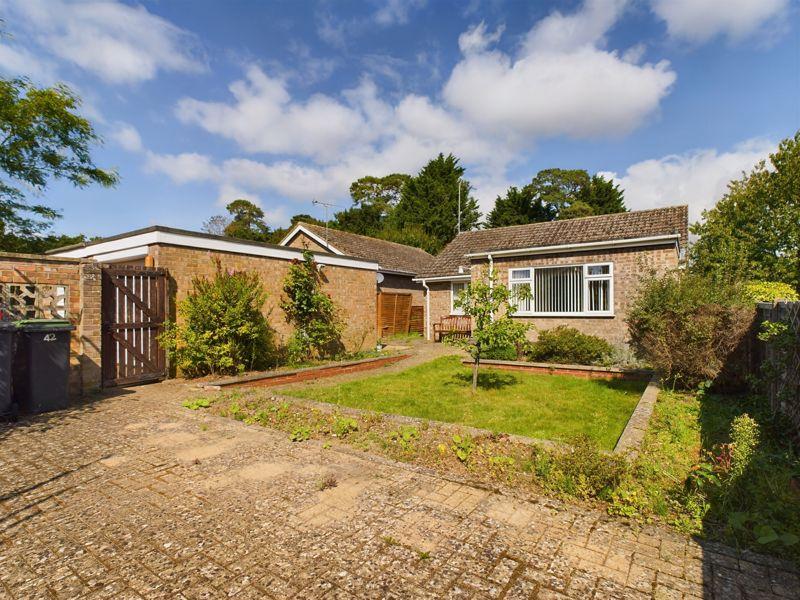 School Road, Thurston 2 bed detached bungalow for sale £285,000
