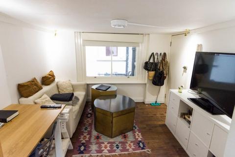 Studio to rent, Linden Gardens,, London  W2