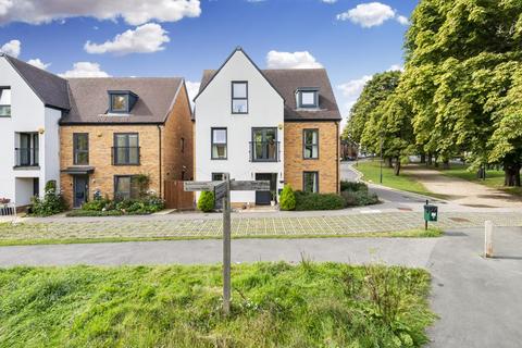6 Nicholson Walk, Uxbridge, UB10 0GH