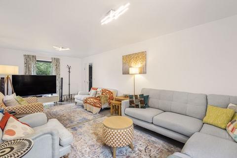6 Nicholson Walk, Uxbridge, UB10 0GH