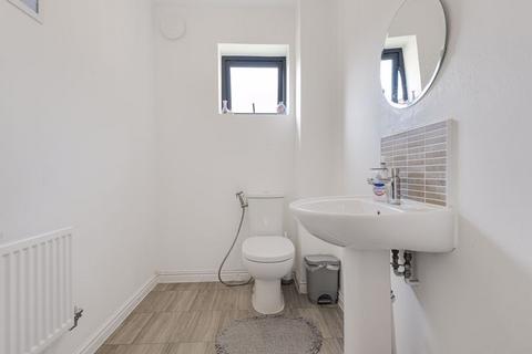 6 Nicholson Walk, Uxbridge, UB10 0GH
