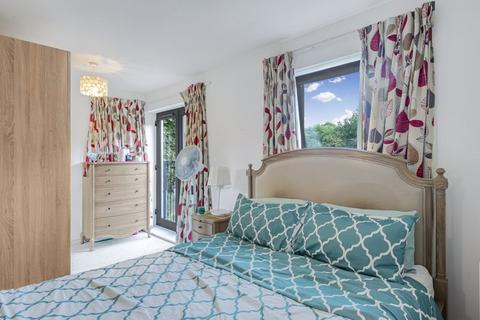 6 Nicholson Walk, Uxbridge, UB10 0GH