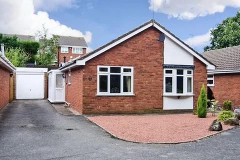 2 bedroom detached bungalow to rent, Badgers Way, Heath Hayes