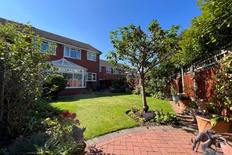 3 bedroom semi-detached house for sale, Leam Drive , Burntwood
