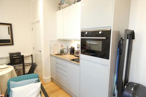 1 bedroom flat for sale, Douglas Road, Hounslow