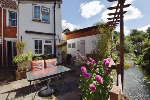 8 Albany Terrace, Wilton, Salisbury, SP2 0HF