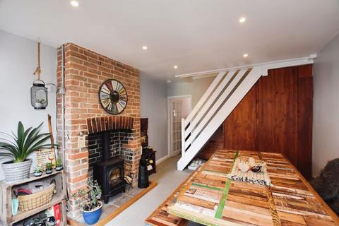 8 Albany Terrace, Wilton, Salisbury, SP2 0HF