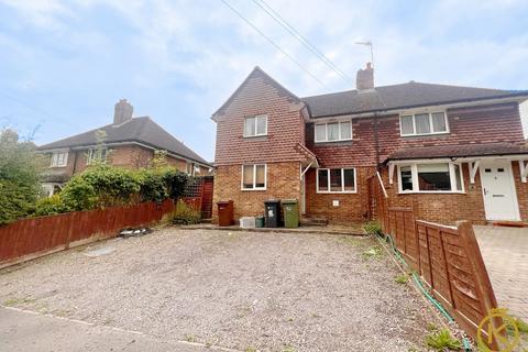 3 bedroom semi-detached house to rent, Vernon Way, Guildford