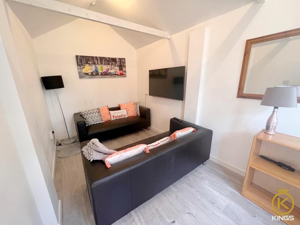 Saffron Platt, Guildford 2 bed semidetached house for sale £424,995