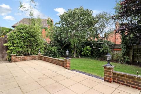 55 Windmill Field, Windlesham, GU20 6QD