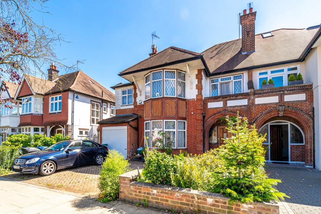 Creighton Avenue, East Finchley N2 7 bed semidetached house for sale