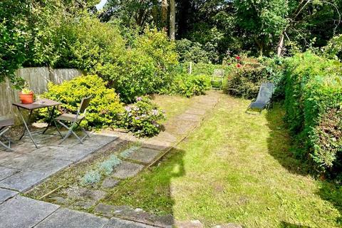 8 Coed Afon, Llangollen, LL20 8LB