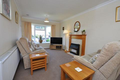 2 bedroom semi-detached bungalow for sale - 6 Fairmead Way, Whitby